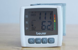 máy đo huyết áp điện tử cổ tay BC30(sử dụng pin)