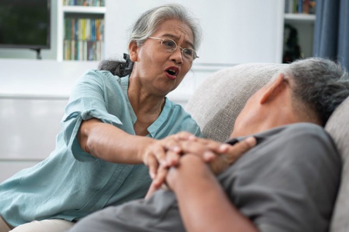 Nhồi máu cơ tim là gì. Một số triệu chứng nhồi máu cơ tim các bạn không nên bỏ qua