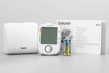 Máy đo huyết áp điện tử cổ tay điện tử (sử dụng pin) BC44