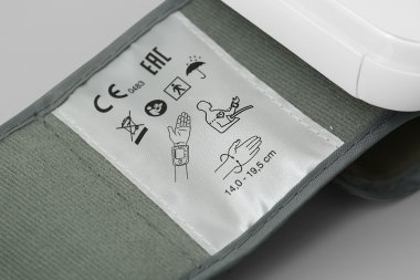 Máy đo huyết áp điện tử cổ tay điện tử (sử dụng pin) BC44