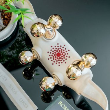 Máy massage cổ vai gáy SKG H5-2